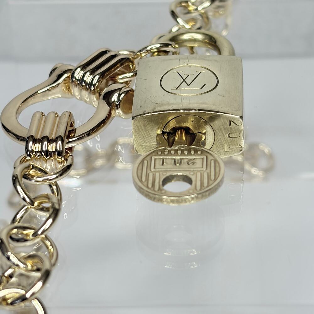 Louis Vuitton Lock & Key #201 w/a Gold Chain Necklace 16 Inch Shackle Clasp - Picture 8 of 9